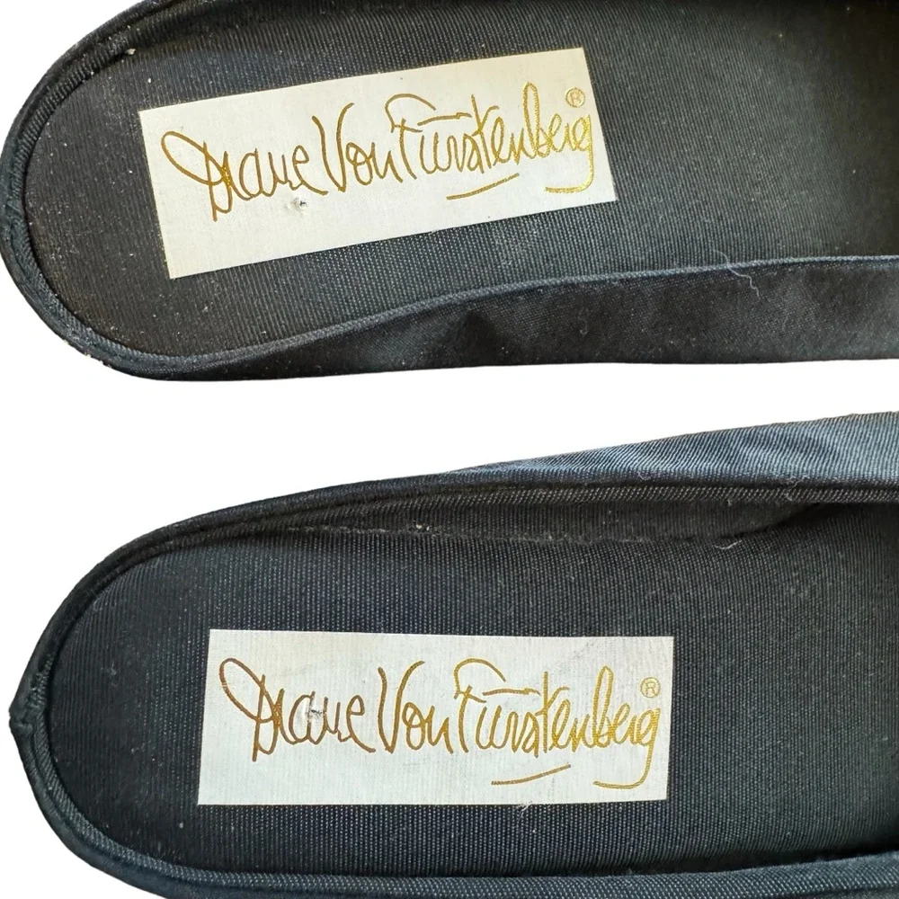 *Vintage Women’s Diane Von Furstenberg 7 Black Fabric Wedges w Bow Detailing